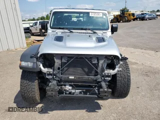 2022 Jeep Gladiator Rubicon z VIN 1C6JJTBG6NL104521, wystawiony jako Copart lot #57325365 z przebiegiem 31 498 mil mil oraz Szkoda całkowita • Salvage title. Historia ofert i sprzedaży dostępna na DreamBid. Obrazek 5.