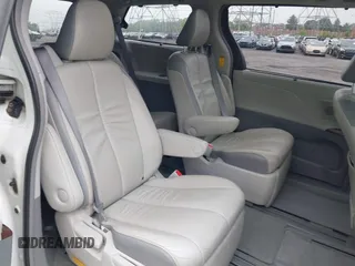 2014 Toyota Sienna Limited z VIN 5TDDK3DC4ES081882, wystawiony jako IAAI lot #42270167 z przebiegiem 58 723 mil mil oraz . Historia ofert i sprzedaży dostępna na DreamBid. Obrazek 8.