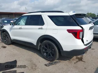 2023 Ford Explorer ST-Line z VIN 1FMSK7KH3PGA99652, wystawiony jako IAAI lot #42109418 z przebiegiem 30 380 mil mil oraz . Historia ofert i sprzedaży dostępna na DreamBid. Obrazek 3.