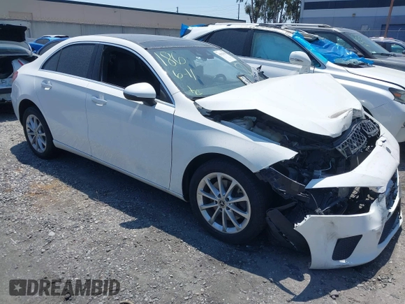 2019 Mercedes-Benz A 220 z VIN WDD3G4EB7KW022688, wystawiony jako IAAI lot #42023919 z przebiegiem 59 968 mil mil oraz . Historia ofert i sprzedaży dostępna na DreamBid. Obrazek 1.