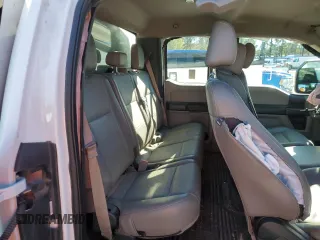 2019 Ford F-250 XL z VIN 1FT7X2A69KEC73615, wystawiony jako Copart lot #81683574 z przebiegiem 125 534 mil mil oraz Szkoda całkowita • Salvage title. Historia ofert i sprzedaży dostępna na DreamBid. Obrazek 6.