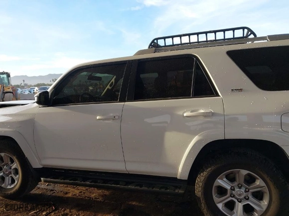 2018 Toyota 4Runner SR5 with VIN JTEZU5JR2J5181608, listed as a IAAI auction lot 41072241 with 104,230 mi miles. Bid and sale history available at carsss.com. Image 14.