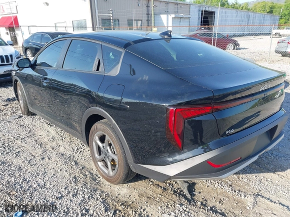 2025 Kia K4 LXS with VIN 3KPFT4DE6SE038213, listed as a IAAI auction lot 42014375 with 4,385 mi miles. Bid and sale history available at carsss.com. Image 3.