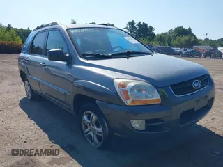 2008 Kia Sportage LX with VIN KNDJE723887542245, listed as a IAAI auction lot 40248690 with 122,558 mi miles. Bid and sale history available at carsss.com. Image 1.