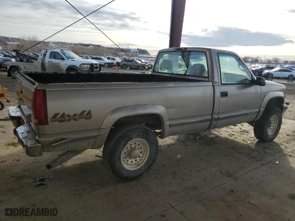 2000 Chevrolet C/K 2500 with VIN 1GCGK24R5YR107646, listed as a Copart auction lot 46665945 with NaN miles and Clean Title. Bid and sale history available at carsss.com. Image 3.