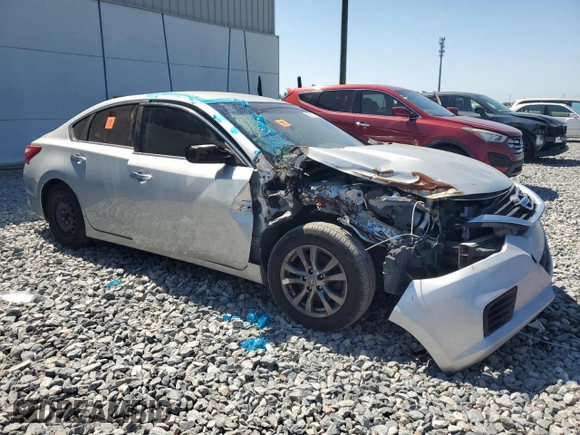 2016 Nissan Altima SV with VIN 1N4AL3AP3GC256575, listed as a Copart auction lot 52770175 with 85,123 mi miles and Clean Title. Bid and sale history available at carsss.com. Image 4.