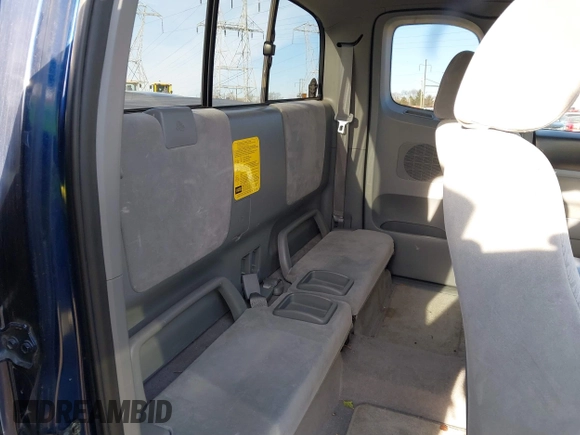 2008 Toyota Tacoma with VIN 5TEUU42N68Z533231, listed as a IAAI auction lot 41588789 with 114,423 mi miles and . Bid and sale history available at DreamBid. Image 8.