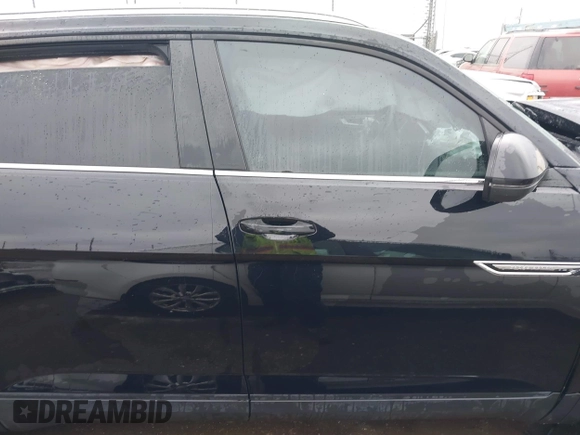 2024 Volkswagen Atlas SE z VIN 1V2LE2CA7RC210703, wystawiony jako IAAI lot #41281929 z przebiegiem Nie podano mil oraz . Historia ofert i sprzedaży dostępna na DreamBid. Obrazek 14.