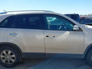 2012 Kia Sorento LX with VIN 5XYKT3A61CG211128, listed as a IAAI auction lot 41686721 with 146,545 mi miles. Bid and sale history available at carsss.com. Image 13.
