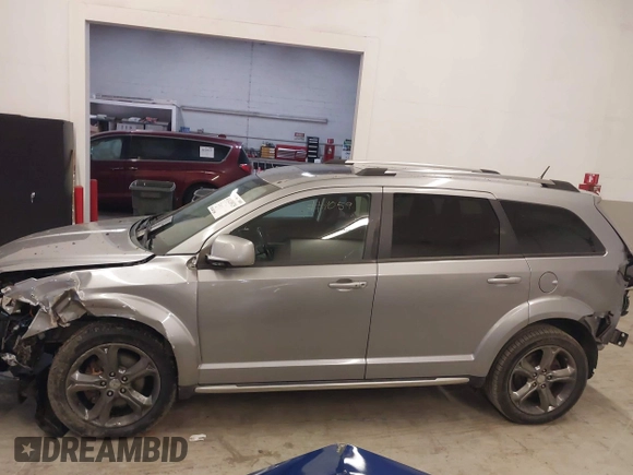 2016 Dodge Journey Crossroad Plus z VIN 3C4PDDGG9GT108885, wystawiony jako IAAI lot #41020929 z przebiegiem 124 167 mil mil oraz . Historia ofert i sprzedaży dostępna na DreamBid. Obrazek 14.