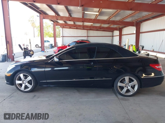 2013 Mercedes-Benz E-Class E 350 with VIN WDDKK5KF6DF198996, listed as a IAAI auction lot 42152169 with 164,470 mi miles. Bid and sale history available at carsss.com. Image 14.