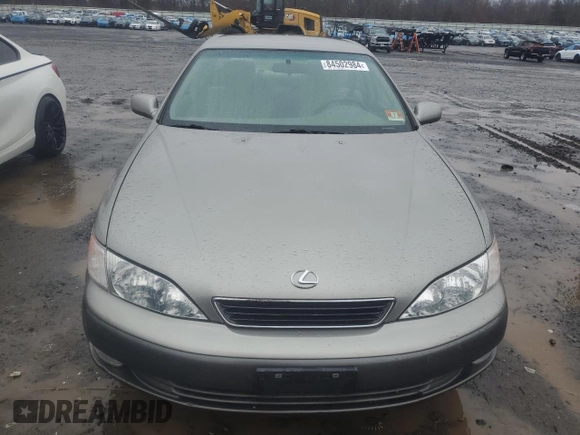 1998 Lexus ES 300 Luxury Sport Sdn with VIN JT8BF28G8W0128577, listed as a Copart auction lot 84502984 with 52,285 mi miles and Clean Title. Bid and sale history available at carsss.com. Image 5.