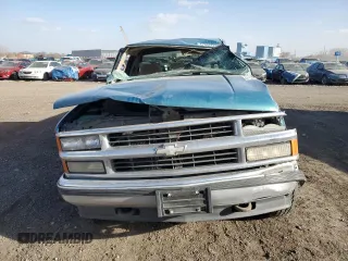 1997 Chevrolet Silverado 1500 with VIN 2GCEK19R2V1229234, listed as a Copart auction lot 47044425 with 196,943 mi miles and Salvage Title. Bid and sale history available at DreamBid. Image 5.