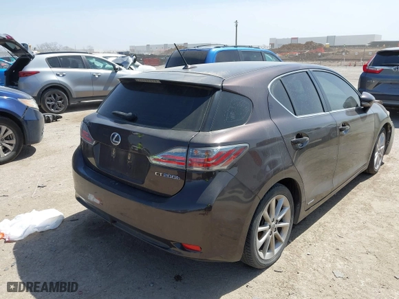 2013 Lexus CT 200h Hybrid with VIN JTHKD5BH4D2124262, listed as a IAAI auction lot 41823904 with 114,755 mi miles. Bid and sale history available at carsss.com. Image 4.