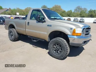 2001 Ford F-250 XL z VIN 1FTNF21L91EC17897, wystawiony jako IAAI lot #42216133 z przebiegiem 220 682 mil mil oraz . Historia ofert i sprzedaży dostępna na DreamBid. Obrazek 1.