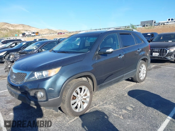 2011 Kia Sorento EX with VIN 5XYKU4A28BG028002, listed as a IAAI auction lot 41665503 with 1 mi miles. Bid and sale history available at carsss.com. Image 2.