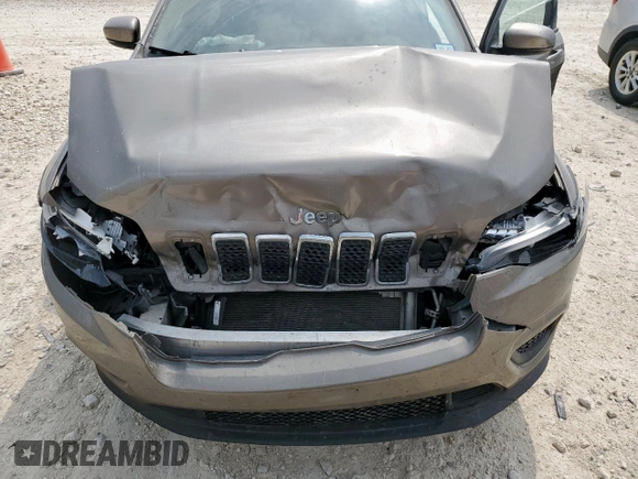2020 Jeep Cherokee Latitude z VIN 1C4PJLCX7LD511157, wystawiony jako Copart lot #56926835 z przebiegiem 108 618 mil mil oraz Szkoda całkowita • Salvage title. Historia ofert i sprzedaży dostępna na DreamBid. Obrazek 12.