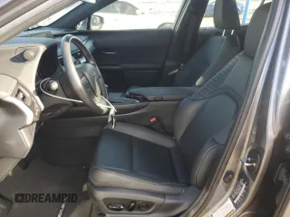 2021 Lexus UX 200 z VIN JTHX3JBHXM2040576, wystawiony jako Copart lot #83983914 z przebiegiem 28 897 mil mil oraz Szkoda całkowita • Salvage title. Historia ofert i sprzedaży dostępna na DreamBid. Obrazek 7.