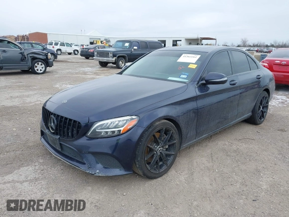 2019 Mercedes-Benz C 300 z VIN 55SWF8DB3KU296007, wystawiony jako IAAI lot #41563261 z przebiegiem 155 185 mil mil oraz . Historia ofert i sprzedaży dostępna na DreamBid. Obrazek 17.
