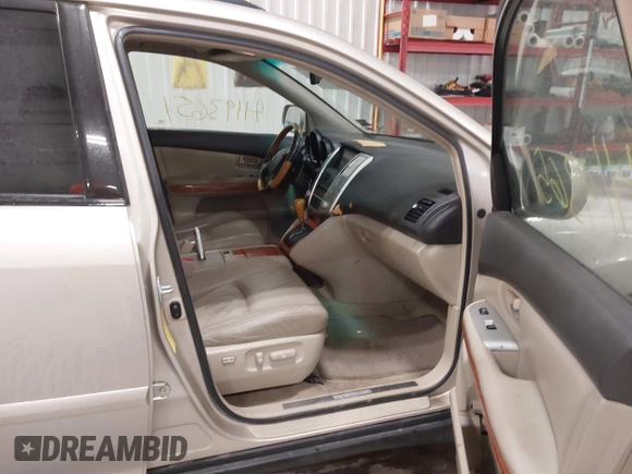 2007 Lexus RX 400h with VIN JTJGW31U272004112, listed as a IAAI auction lot 41193651 with 179,731 mi miles and . Bid and sale history available at DreamBid. Image 5.