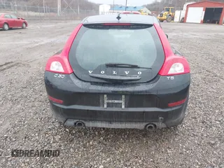 2013 Volvo C30 T5 z VIN YV1672MK8D2305313, wystawiony jako IAAI lot #41715681 z przebiegiem 191 887 mil mil oraz . Historia ofert i sprzedaży dostępna na DreamBid. Obrazek 17.