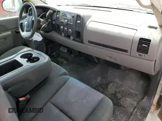 2010 Chevrolet Silverado 1500 Work Truck with VIN 1GCPCPEX8AZ263693, listed as a Copart auction lot 49038045 with 132,268 mi miles and Salvage Title. Bid and sale history available at DreamBid. Image 8.
