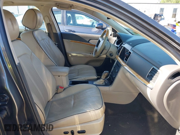 2012 Lincoln MKZ z VIN 3LNHL2GC1CR824871, wystawiony jako IAAI lot #42622399 z przebiegiem 155 315 mil mil oraz . Historia ofert i sprzedaży dostępna na DreamBid. Obrazek 5.
