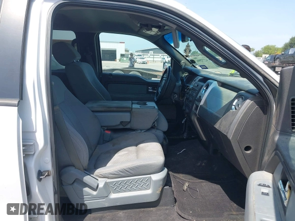 2012 Ford F-150 XL z VIN 1FTFW1EF8CFA21675, wystawiony jako IAAI lot #42772906 z przebiegiem 285 742 mil mil oraz . Historia ofert i sprzedaży dostępna na DreamBid. Obrazek 5.