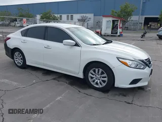 2017 Nissan Altima S z VIN 1N4AL3AP4HN337736, wystawiony jako IAAI lot #41724721 z przebiegiem 141 799 mil mil oraz . Historia ofert i sprzedaży dostępna na DreamBid. Obrazek 1.
