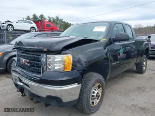2011 GMC Sierra 2500HD Work Truck with VIN 1GT22ZCG1BZ464817, listed as a IAAI auction lot 42005759 with 196,243 mi miles. Bid and sale history available at carsss.com. Image 17.