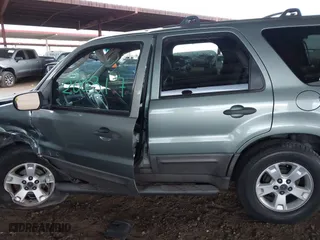2007 Ford Escape XLT with VIN 1FMYU03107KA93270, listed as a IAAI auction lot 41723011 with 1 mi miles. Bid and sale history available at carsss.com. Image 13.