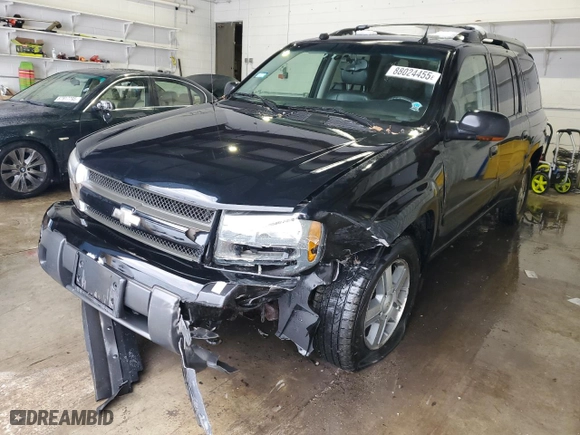 2005 Chevrolet TrailBlazer LS with VIN 1GNET16S456115918, listed as a Copart auction lot 88024455 with 146,799 mi miles and Salvage Title. Bid and sale history available at carsss.com. Image 1.