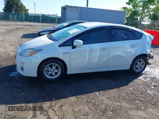 2010 Toyota Prius II with VIN JTDKN3DU3A0003291, listed as a IAAI auction lot 42123268 with 285,734 mi miles and . Bid and sale history available at carsss.com. Image 15.