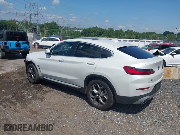 2024 BMW X4 xDrive30i with VIN 5UX33DT02R9W73855, listed as a IAAI auction lot 42712082 with 30,654 mi miles and . Bid and sale history available at DreamBid. Image 3.