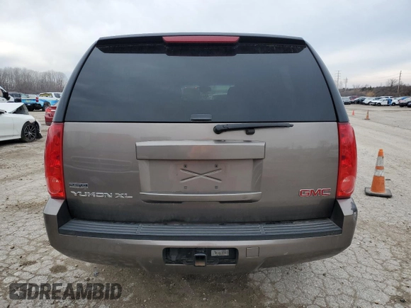 2011 GMC Yukon XL SLE with VIN 1GKS1HE00BR384801, listed as a Copart auction lot 87164264 with 210,809 mi miles and Clean Title. Bid and sale history available at carsss.com. Image 6.