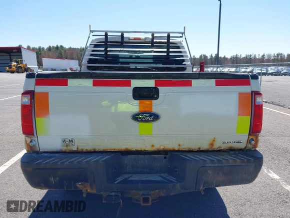 2015 Ford F-250 XLT z VIN 1FT7X2B6XFEA64744, wystawiony jako IAAI lot #41950505 z przebiegiem 200 300 mil mil oraz . Historia ofert i sprzedaży dostępna na DreamBid. Obrazek 16.