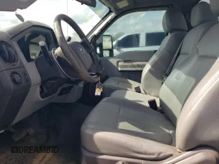 2012 Ford F-250 XL z VIN 1FDBF2A63CEA75803, wystawiony jako Copart lot #48637445 z przebiegiem 118 144 mil mil oraz Szkoda całkowita • Salvage title. Historia ofert i sprzedaży dostępna na DreamBid. Obrazek 7.