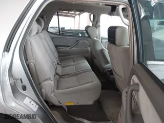 2005 Toyota Sequoia SR5 with VIN 5TDZT34A25S245549, listed as a IAAI auction lot 41724218 with 177,938 mi miles. Bid and sale history available at carsss.com. Image 8.