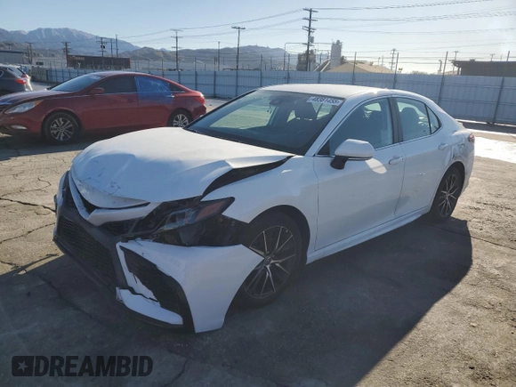 2022 Toyota Camry SE with VIN 4T1G11AK7NU065084, listed as a Copart auction lot 48381455 with 16,945 mi miles and Salvage Title. Bid and sale history available at DreamBid. Image 1.