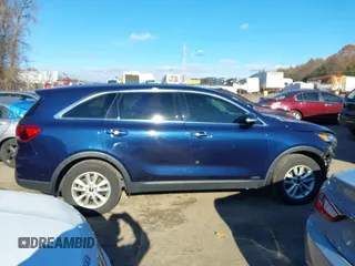 2019 Kia Sorento LX with VIN 5XYPGDA30KG469564, listed as a IAAI auction lot 41003834 with 138,617 mi miles. Bid and sale history available at carsss.com. Image 13.