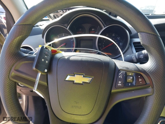 2014 Chevrolet Cruze LS with VIN 1G1PA5SH6E7362014, listed as a IAAI auction lot 41580639 with 124,085 mi miles. Bid and sale history available at carsss.com. Image 11.