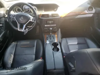 2013 Mercedes-Benz C 250 Sport с VIN WDDGF4HB9DA742932, выставлен на аукционе Copart как лот 63930105 с пробегом 177 550 миль миль и Чистый • Clean title. История ставок и продаж доступна на DreamBid. Изображение 8.