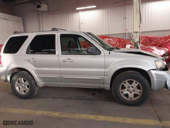 2006 Ford Escape Limited with VIN 1FMCU94116KA13194, listed as a IAAI auction lot 41276569 with 237,273 mi miles. Bid and sale history available at carsss.com. Image 13.