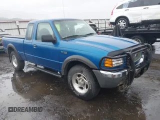2001 Ford Ranger XL Fleet with VIN 1FTZR15E11PB54233, listed as a IAAI auction lot 40940125 with 94,250 mi miles. Bid and sale history available at carsss.com. Image 1.