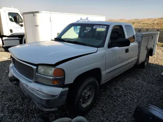 2000 GMC Sierra 2500 SLE z VIN 1GTGC29UXYE185051, wystawiony jako Copart lot #69256164 z przebiegiem 217 834 mil mil oraz Szkody całkowita. Historia ofert i sprzedaży dostępna na DreamBid. Obrazek 1.