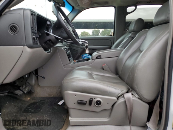 2005 Chevrolet Suburban Z71 with VIN 3GNFK16Z25G142540, listed as a Copart auction lot 86410404 with 138,223 mi miles and Salvage Title. Bid and sale history available at carsss.com. Image 7.