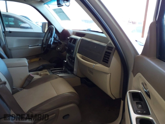 2008 Jeep Liberty Limited with VIN 1J8GP58K98W211079, listed as a IAAI auction lot 41849328 with 195,254 mi miles. Bid and sale history available at carsss.com. Image 5.