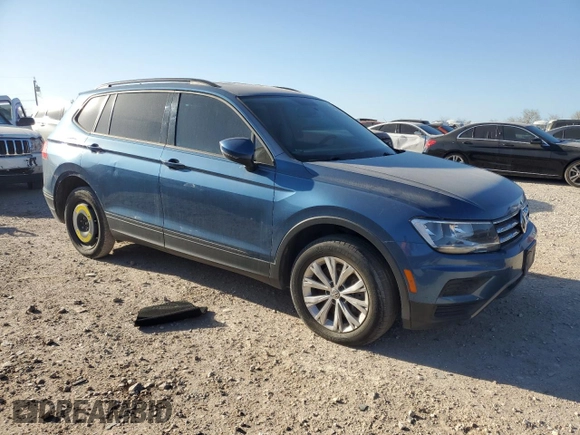 2020 Volkswagen Tiguan S z VIN 3VV1B7AX2LM059587, wystawiony jako Copart lot #48564695 z przebiegiem 178 661 mil mil oraz Czysty tytuł • Clean title. Historia ofert i sprzedaży dostępna na DreamBid. Obrazek 4.