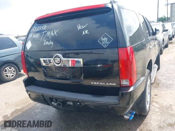 2010 Cadillac Escalade Luxury z VIN 1GYUCBEF1AR253353, wystawiony jako IAAI lot #42121803 z przebiegiem 210 321 mil mil oraz . Historia ofert i sprzedaży dostępna na DreamBid. Obrazek 16.