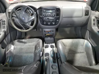 2001 Ford Escape XLS with VIN 1FMYU01181KD99269, listed as a Copart auction lot 88463335 with 217,537 mi miles and Salvage Title. Bid and sale history available at carsss.com. Image 8.